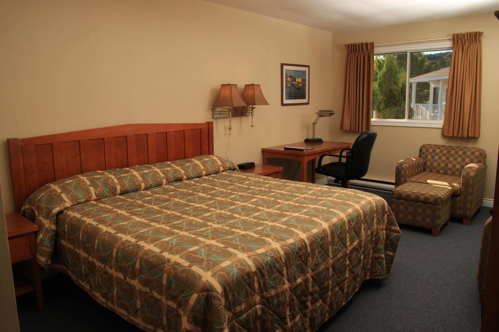 Alpine Motor Inn Alma Buitenkant foto